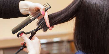 CURSO DE APERFEIÇOAMENTO DE CORTE EM CABELOS (PRESENCIAL)
